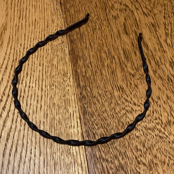 *FREE Add-on* Set of 3 Hairbands - Picture 4 of 7